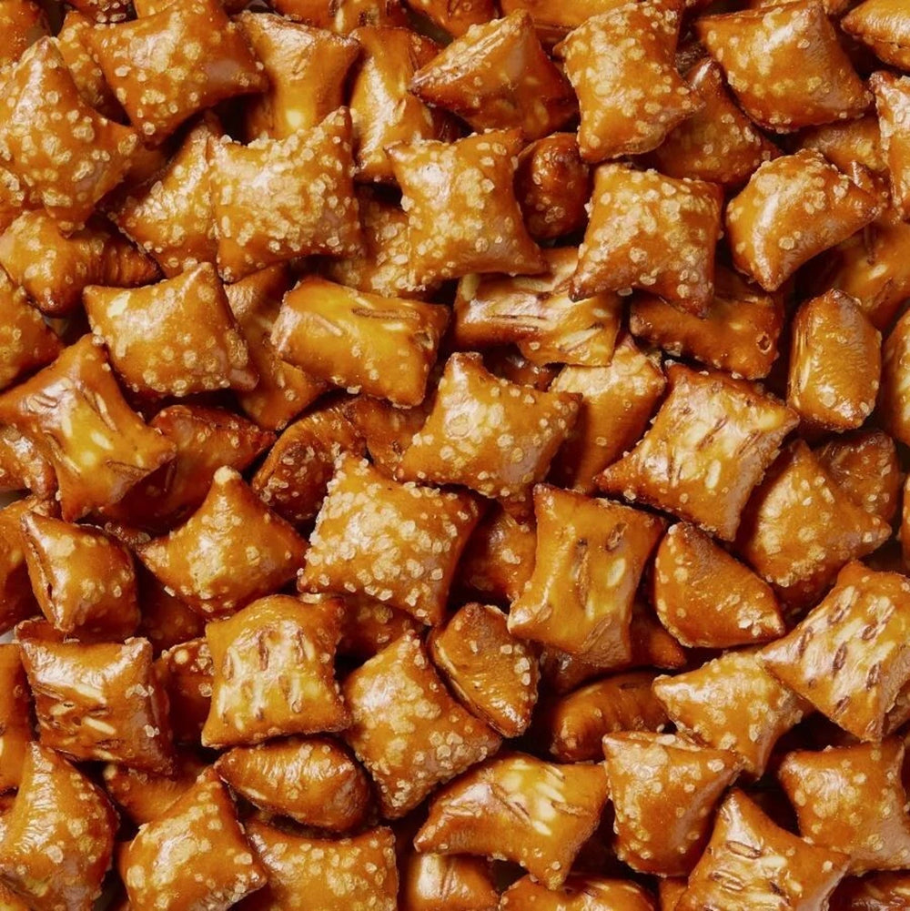 Kirkland Signature Peanut Butter Filled Pretzel Nuggets – 1.56 kg 55 oz