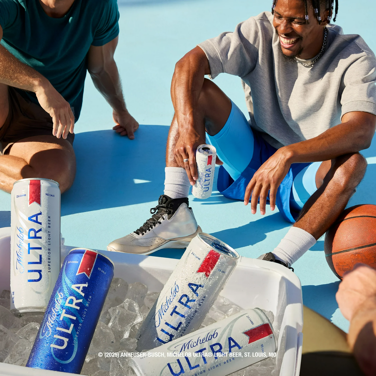 Michelob Ultra Superior Light American Lager Beer, Aluminum Bottle – 473 mL