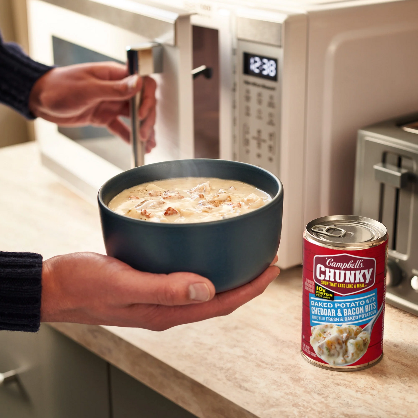 Campbell’s Chunky Soup, Baked Potato with Cheddar and Bacon Bits Soup – 533 g
