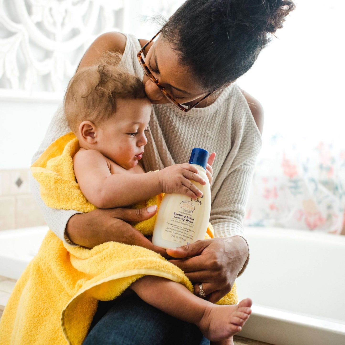 Aveeno Baby Soothing Relief Creamy Wash – 354ml